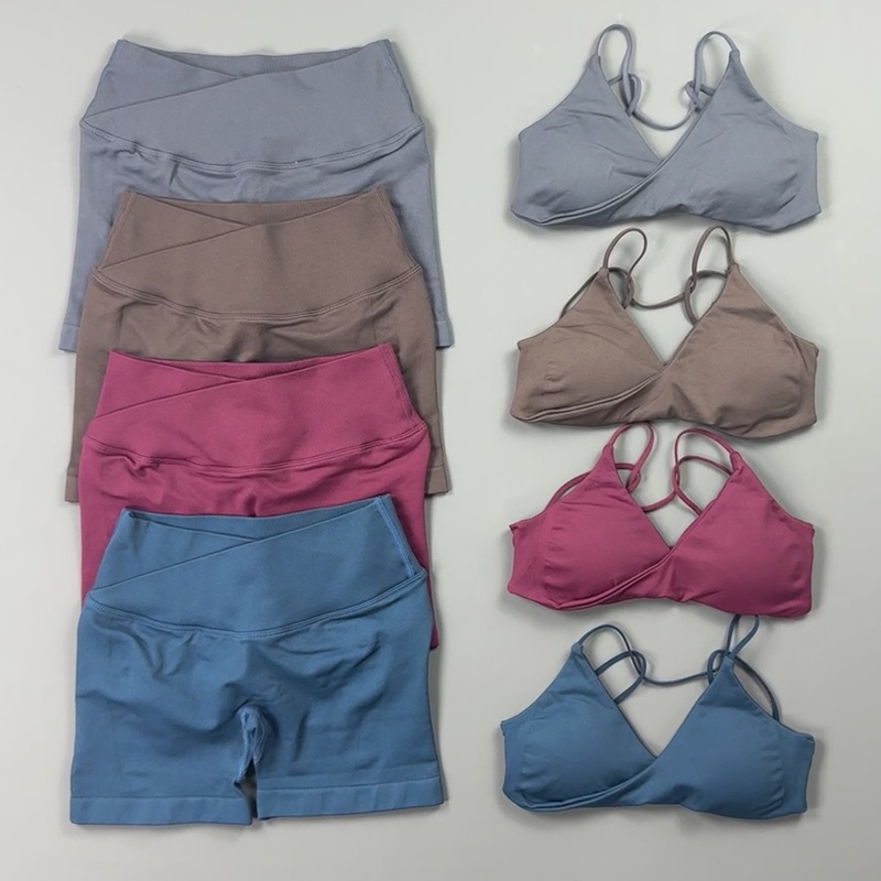 Yoga Fitness Stretching Strap - 2ピースワークアウトセット レディース サープリスVネック ダブルストラップスポーツブラ クロスウエストバイカーショーツ ストレッチアクティブウェア
